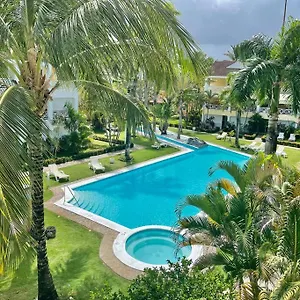 https://beautiful-modern-villa-only-a-few-steps-from-the-beach.comcaribbean.com