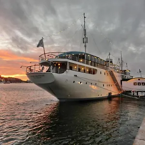 Ботель Maelardrottningen Yacht, Стокгольм