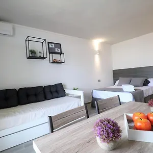 https://experience-apartbeach-salou.catalonia-hotels.com